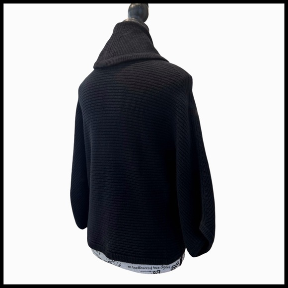 Todd & Duncan Women's Cashmere Kimono Sweater. Black. Small - Picture 5 of 11